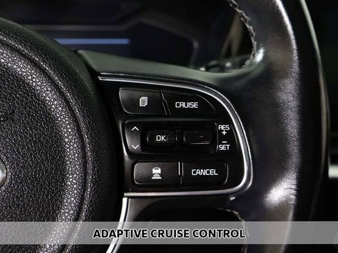 Used 2020 Kia Niro Touring image 4