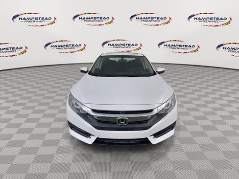 Used 2018 Honda Civic EX image 3