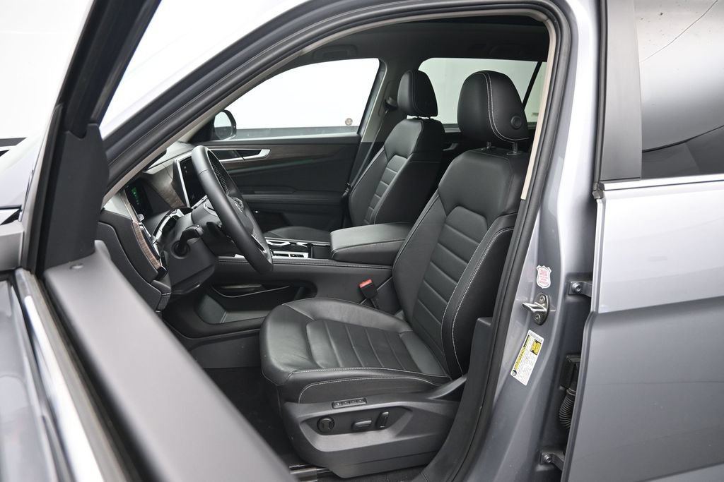 Used 2025 Volkswagen Atlas SEL AWD/4WD image 20
