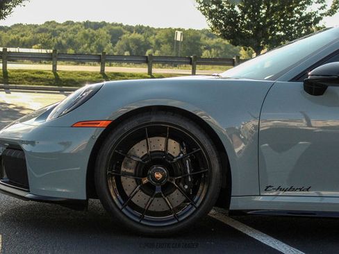 Used 2025 Porsche 911 Carrera 4 GTS AWD/4WD image 4