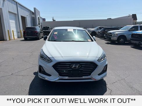 Used 2018 Hyundai Sonata SE FWD image 2