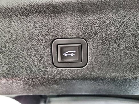 Used 2025 Chevrolet Suburban Z71 w/ Z71 Off-Road Package AWD/4WD image 25