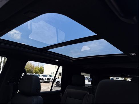 Used 2022 Chevrolet Tahoe LT w/ LT Signature Package image 31