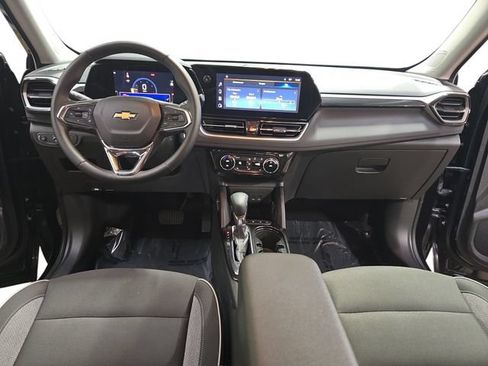 Used 2024 Chevrolet TrailBlazer LT w/ Convenience Package AWD/4WD image 11