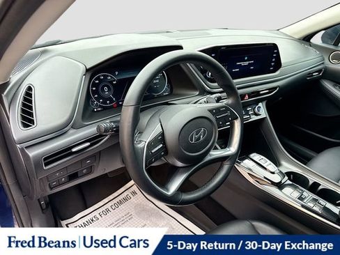 Used 2022 Hyundai Sonata Limited w/ Preferred Accessory Package image 11