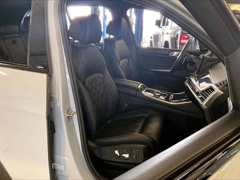 Certified 2025 BMW X5 M60i w/ Executive Package image 8
