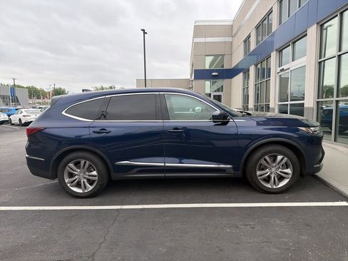 Used 2023 Acura MDX SH-AWD image 3