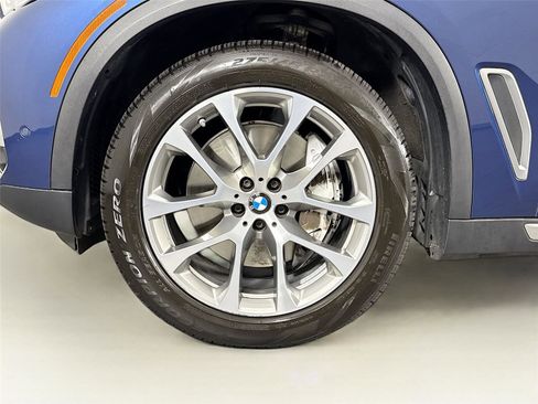 Used 2020 BMW X5 xDrive50i w/ Executive Package image 48