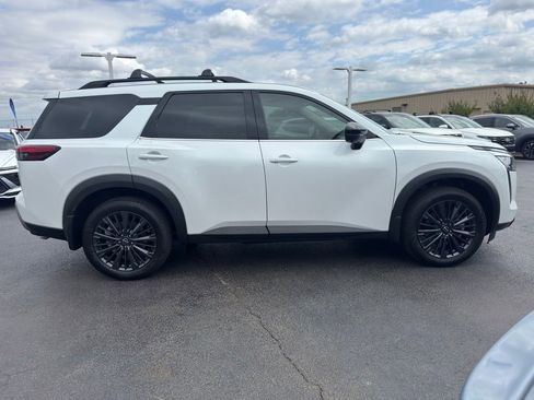 New 2026 Nissan Pathfinder SL AWD/4WD image 6