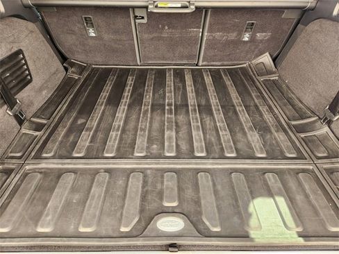 Used 2023 Land Rover Discovery HSE R-Dynamic image 32