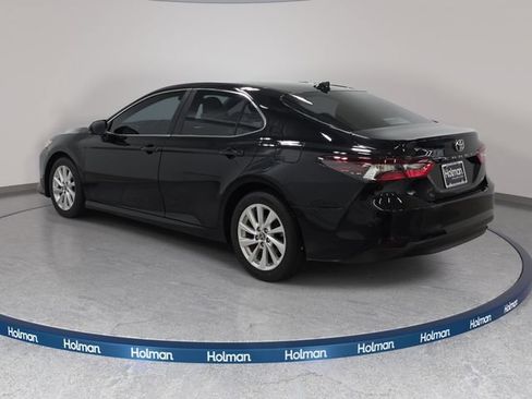 Used 2021 Toyota Camry LE FWD image 8