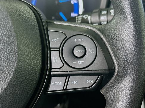 Used 2024 Toyota RAV4 XLE AWD/4WD image 17