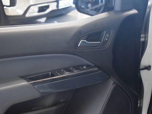 Used 2018 Chevrolet Colorado Z71 AWD/4WD image 41
