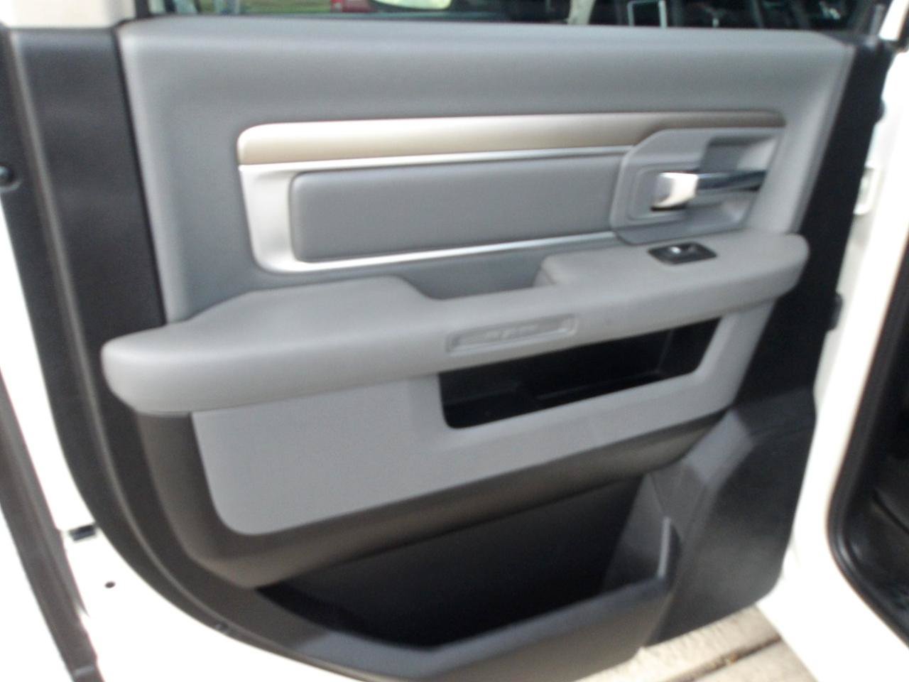 Used 2016 RAM 1500 Lone Star RWD image 16