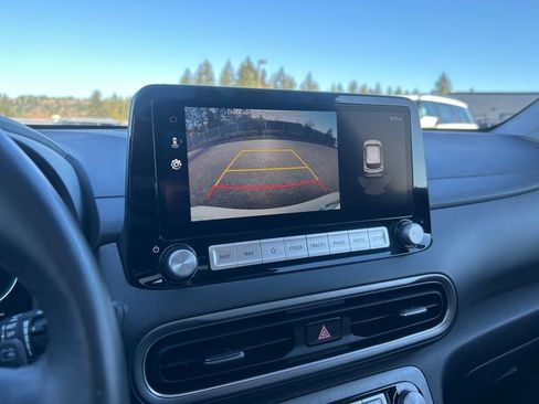 Used 2023 Hyundai Kona Limited image 19