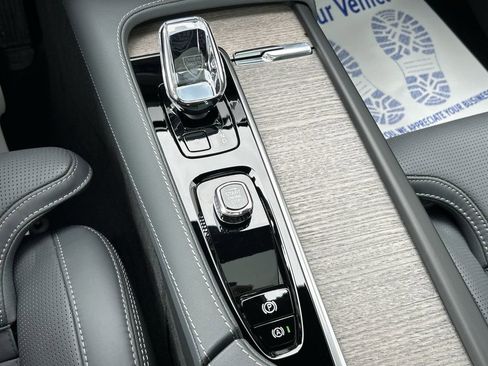 Certified 2024 Volvo XC90 B6 Ultimate w/ Protection Package Premier AWD/4WD image 22
