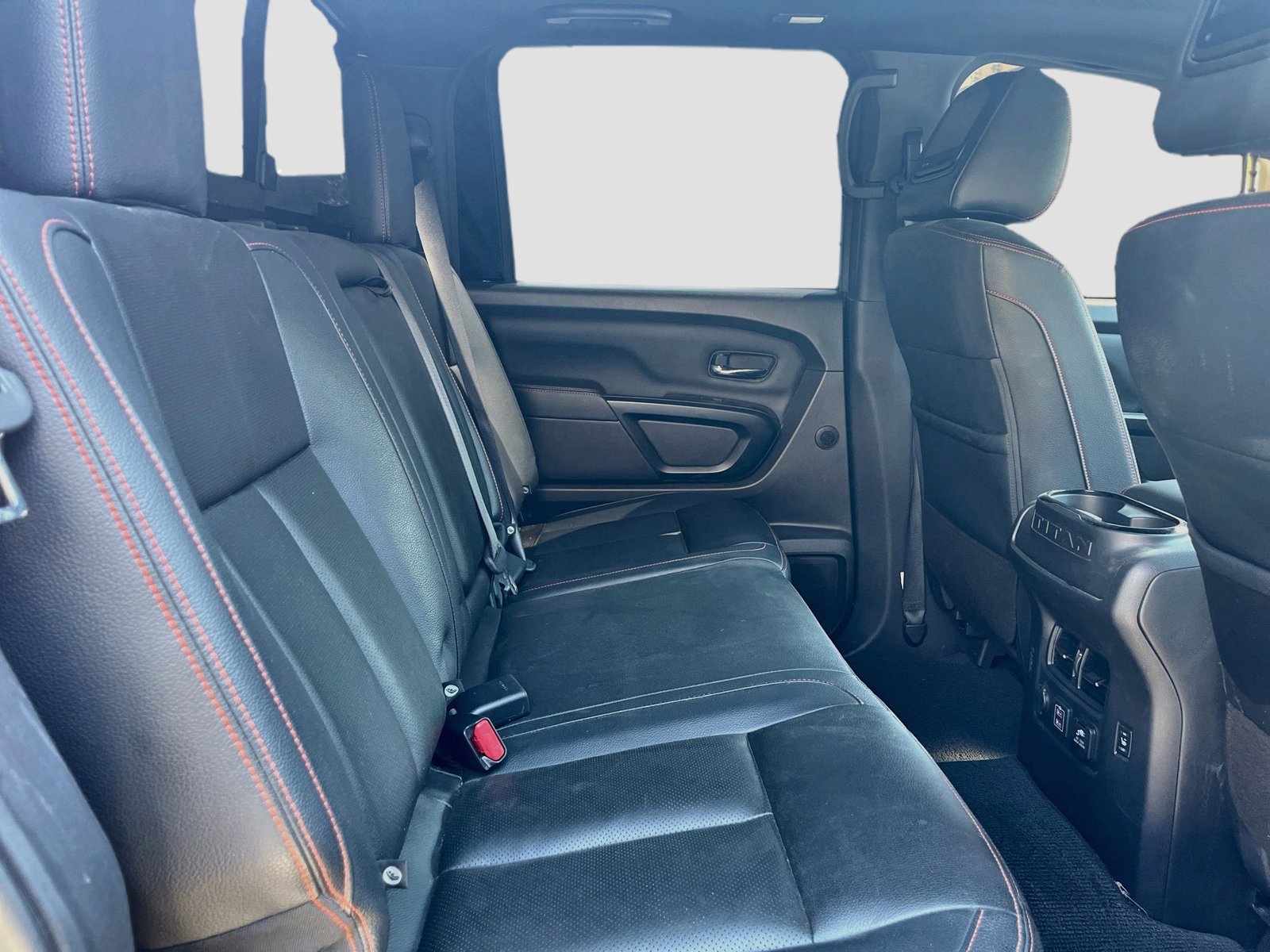 Used 2024 Nissan Titan PRO-4X w/ Pro-4x Convenience Package AWD/4WD image 29
