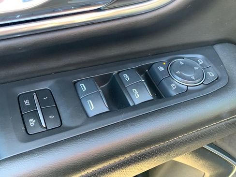 Certified 2024 Chevrolet Suburban Premier image 28