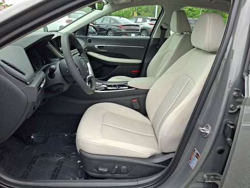 Certified 2023 Hyundai Sonata SEL w/ Cargo Package FWD image 13