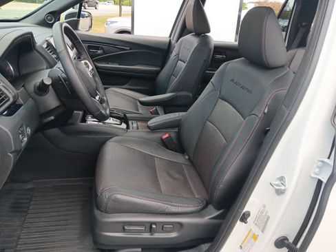 Used 2021 Honda Pilot Black Edition image 11