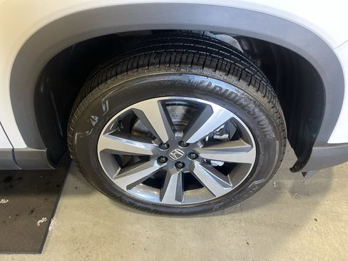 Certified 2025 Honda Pilot Elite image 14