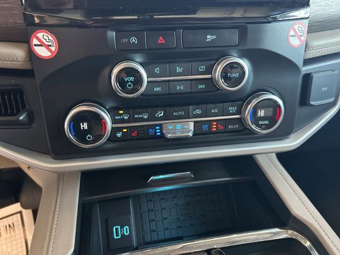 Used 2024 Ford Expedition Max Limited image 29