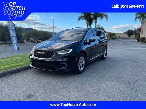 Used 2022 Chrysler Pacifica Limited image 1