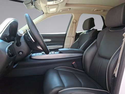 Used 2025 Genesis Electrified GV70 Advanced image 11