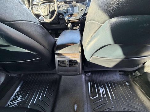 Used 2018 Toyota Avalon XLE image 45