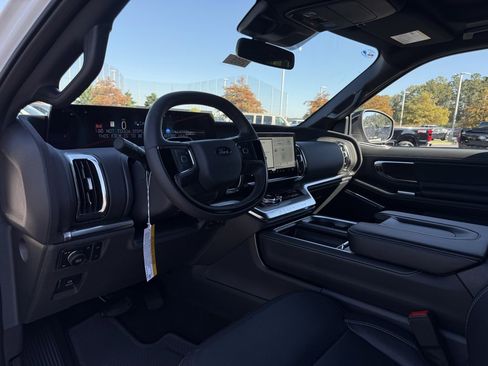 New 2025 Ford Expedition Platinum w/ Stealth Performance Package image 10