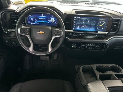 Used 2024 Chevrolet Silverado 1500 LT image 13