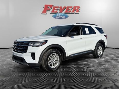 Certified 2025 Ford Explorer Active image 1