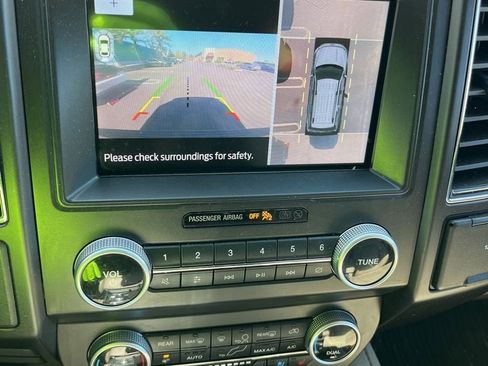 Used 2021 Ford Expedition Limited image 10