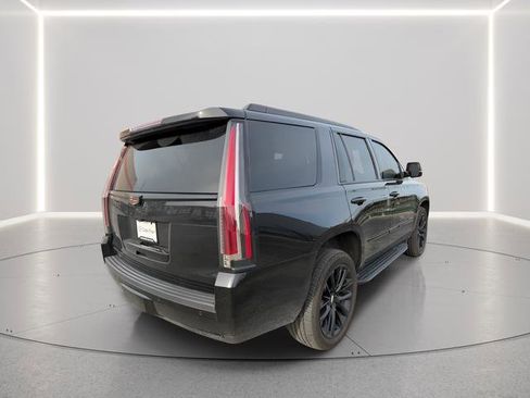 Used 2020 Cadillac Escalade Luxury w/ Escalade Sport Edition image 5