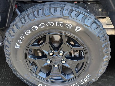 Used 2022 Jeep Gladiator Willys image 21