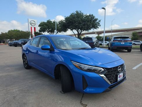 Used 2025 Nissan Sentra SV FWD image 3
