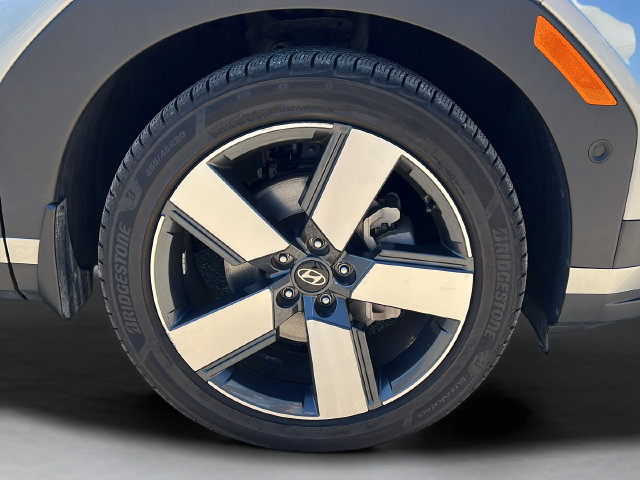 Used 2024 Hyundai Santa Fe Limited FWD image 11