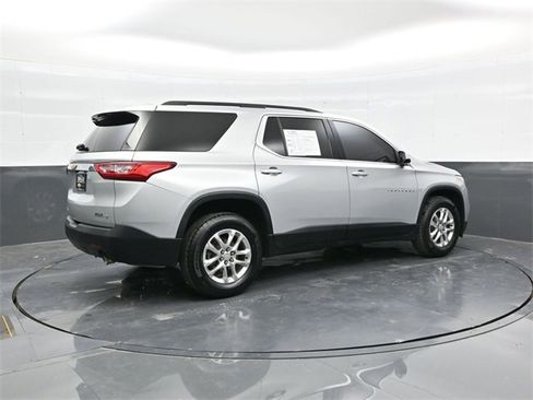 Used 2021 Chevrolet Traverse LT w/ LPO, Floor Liner Package image 7