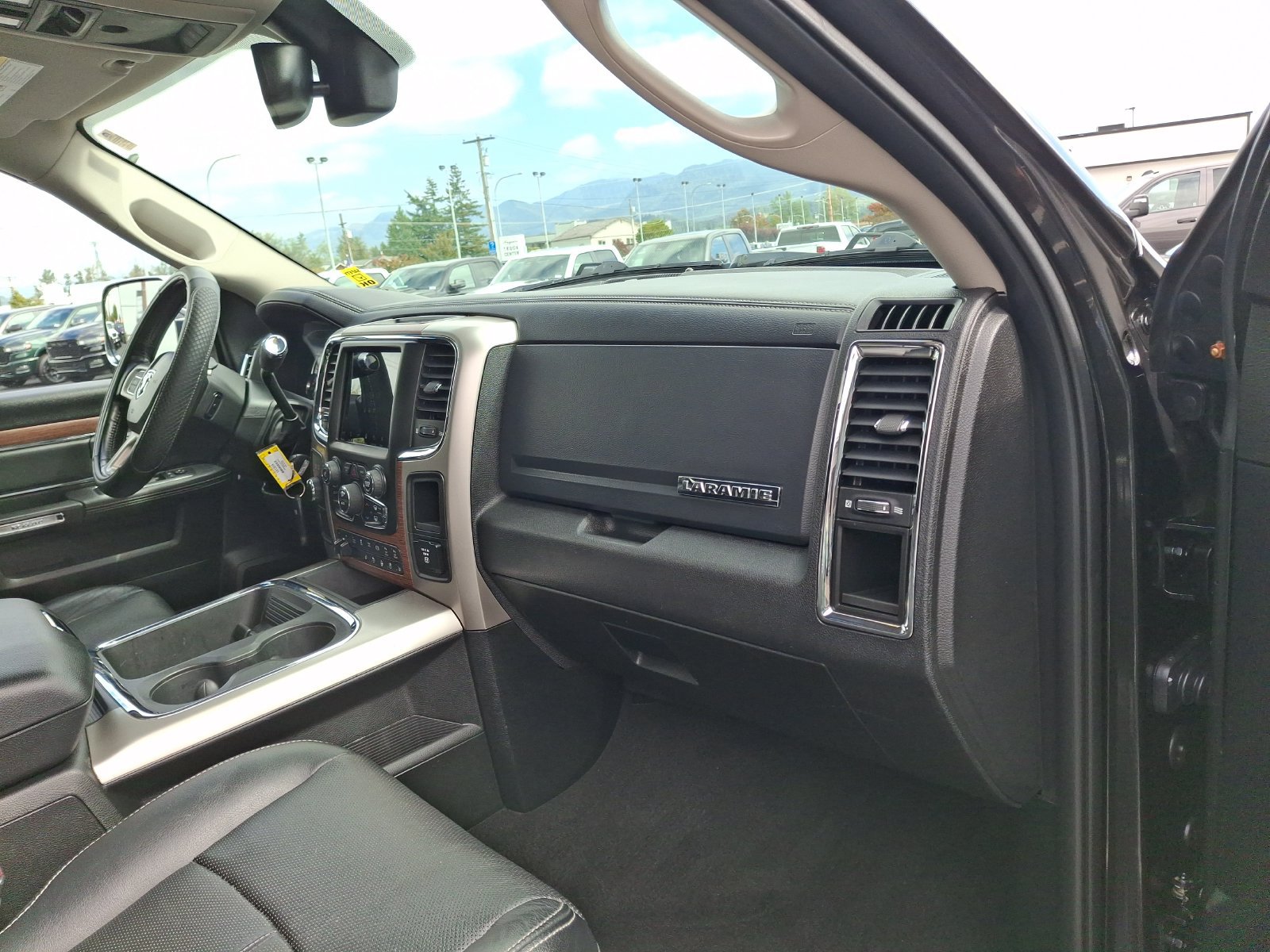 Used 2018 RAM 2500 Laramie w/ Convenience Group AWD/4WD image 24