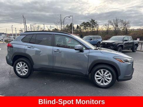 Used 2023 Toyota Corolla Cross LE image 7