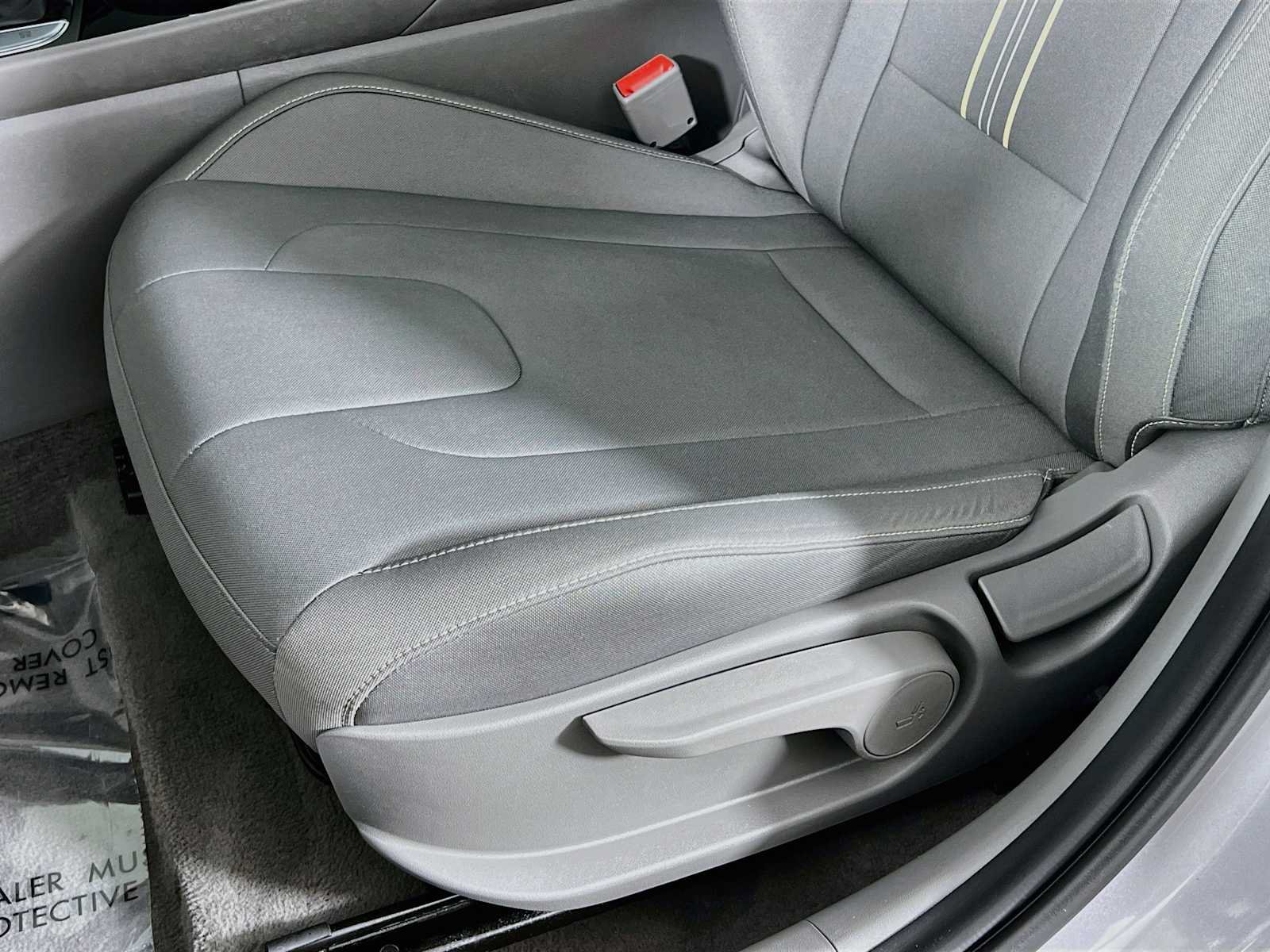 Certified 2026 Hyundai Elantra SEL Sport FWD image 19