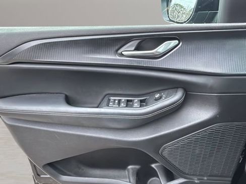 Used 2025 Jeep Grand Cherokee Laredo X w/ Luxury Tech Group I image 13