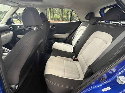 Used 2023 Hyundai Venue SEL w/ Cargo Package FWD image 13