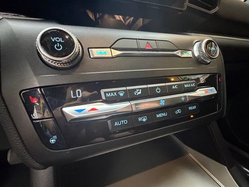 Used 2020 Ford Explorer XLT w/ Comfort Package AWD/4WD image 25