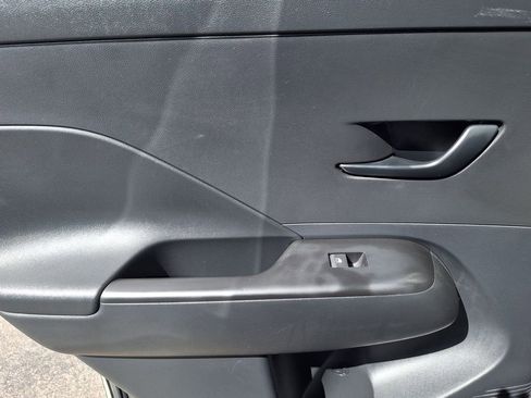 Certified 2025 Hyundai Kona SEL image 12