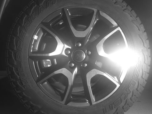 Used 2025 Jeep Compass Trailhawk AWD/4WD image 12