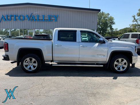 Used 2018 GMC Sierra 1500 SLT AWD/4WD image 9