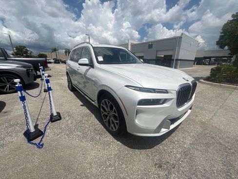 Used 2025 BMW X7 xDrive40i AWD/4WD image 1