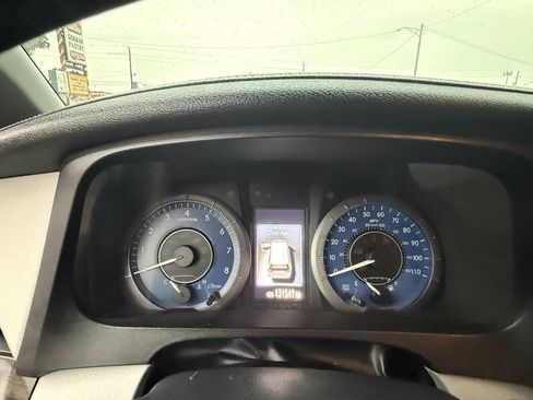 Used 2016 Toyota Sienna XLE w/ XLE Navigation Package FWD image 12