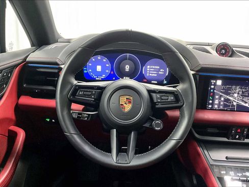 Used 2025 Porsche Macan 4S Electric image 18